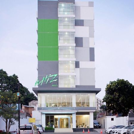 Whiz Hotel Cikini ג'קרטה מראה חיצוני תמונה