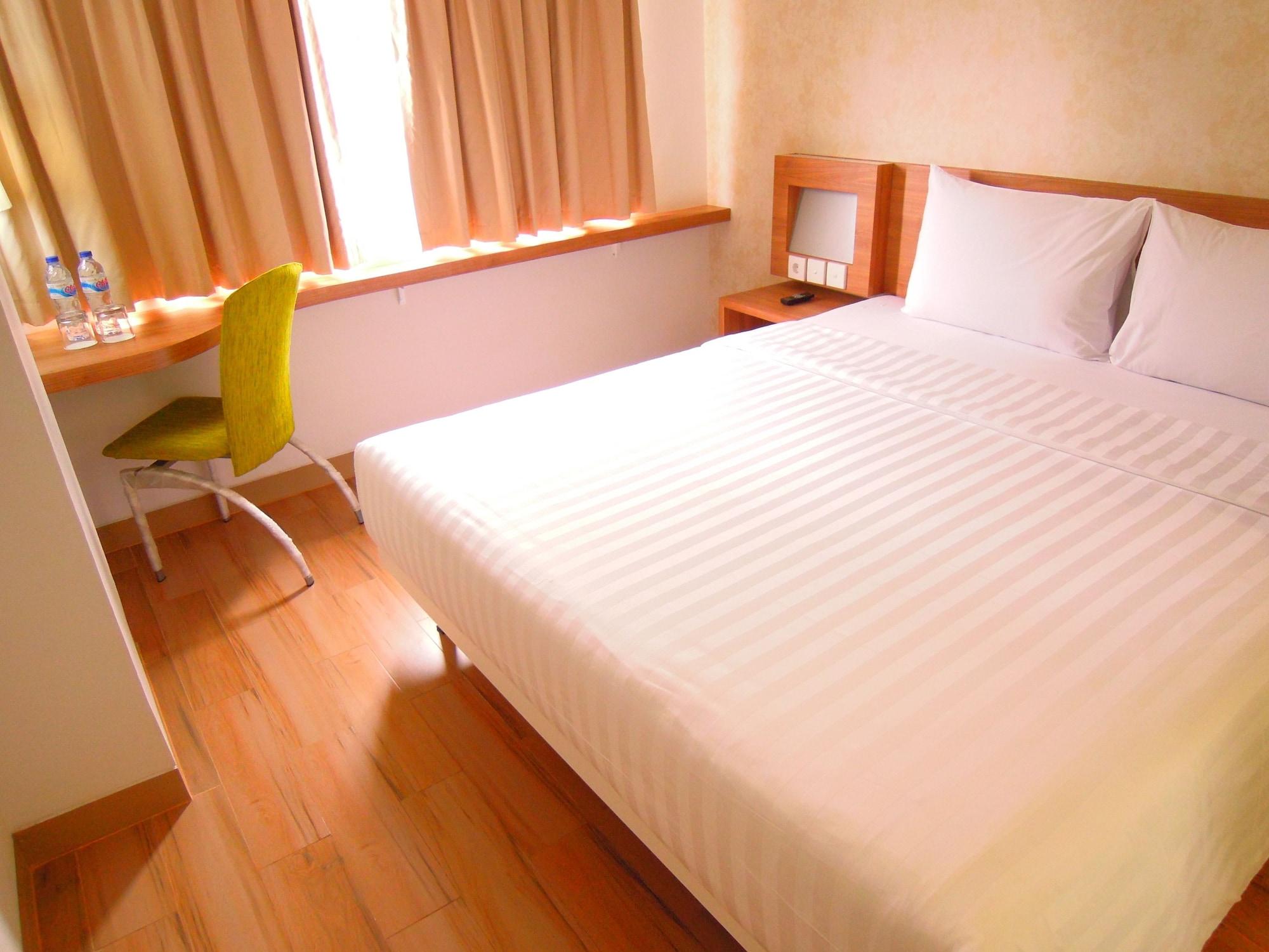Whiz Hotel Cikini ג'קרטה מראה חיצוני תמונה