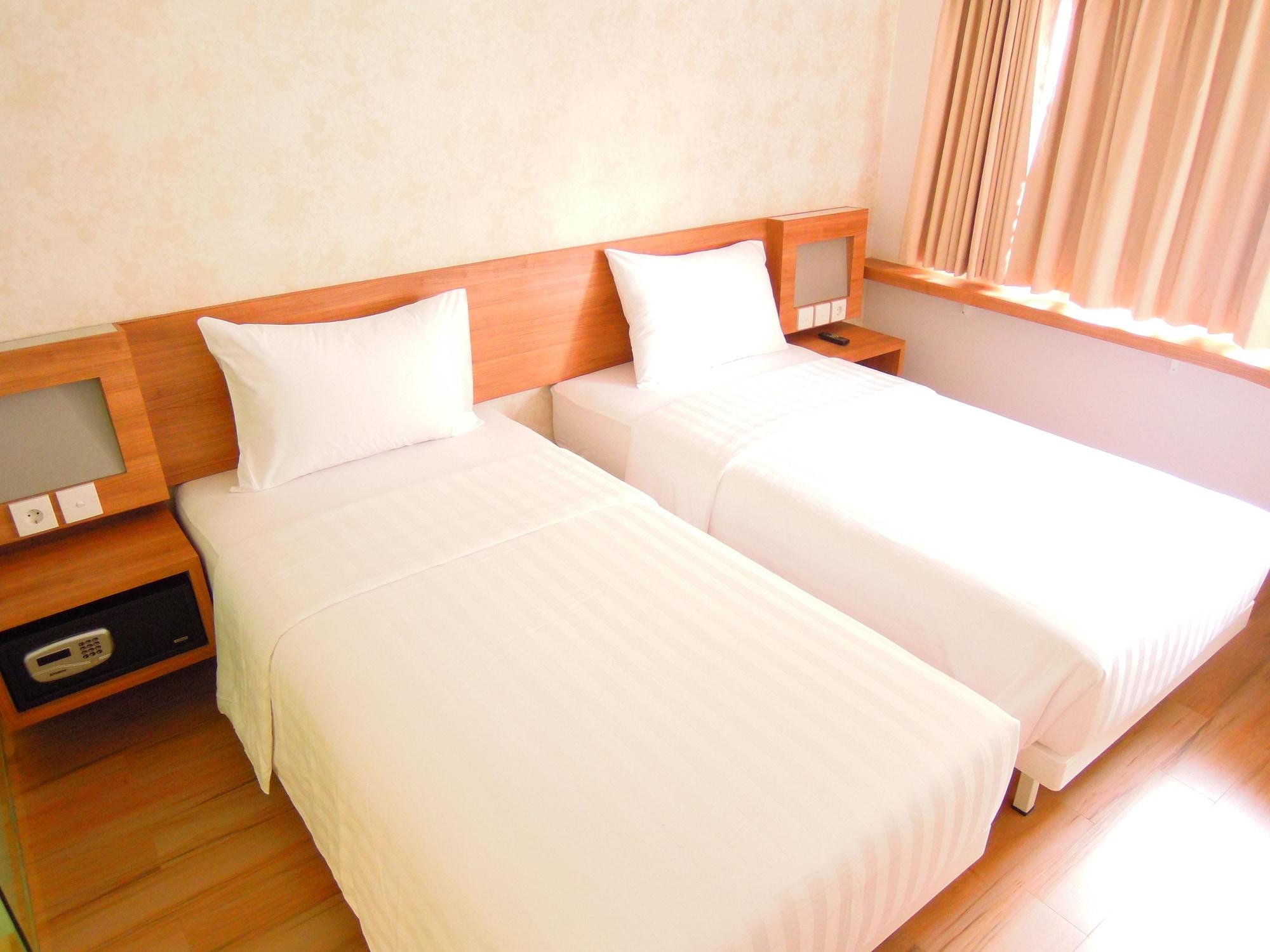 Whiz Hotel Cikini ג'קרטה מראה חיצוני תמונה