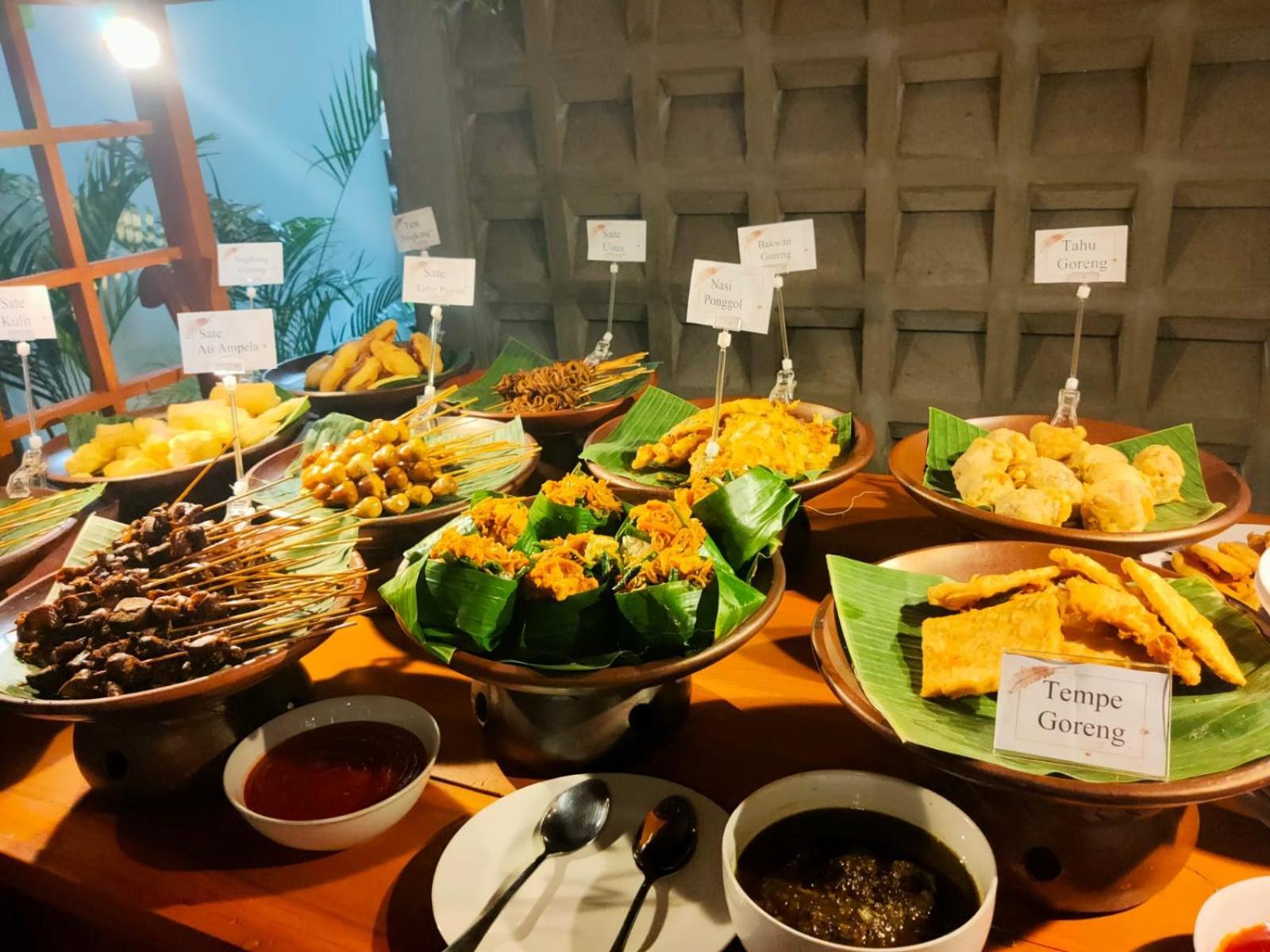 Whiz Hotel Cikini ג'קרטה מראה חיצוני תמונה