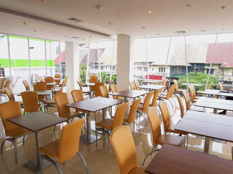 Whiz Hotel Cikini ג'קרטה מראה חיצוני תמונה