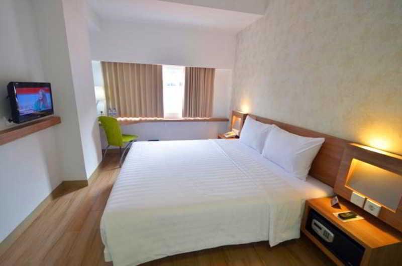 Whiz Hotel Cikini ג'קרטה מראה חיצוני תמונה