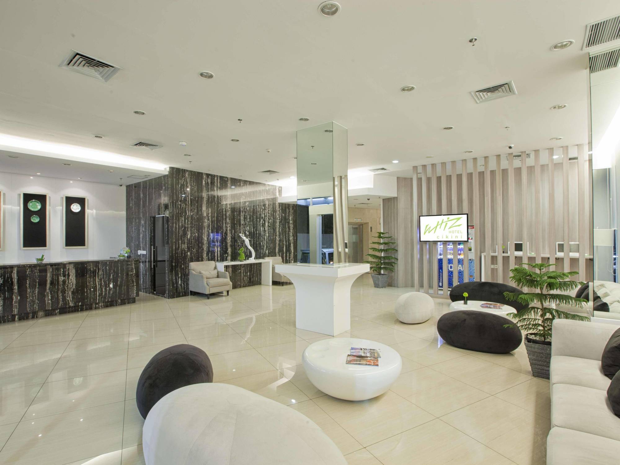 Whiz Hotel Cikini ג'קרטה מראה חיצוני תמונה